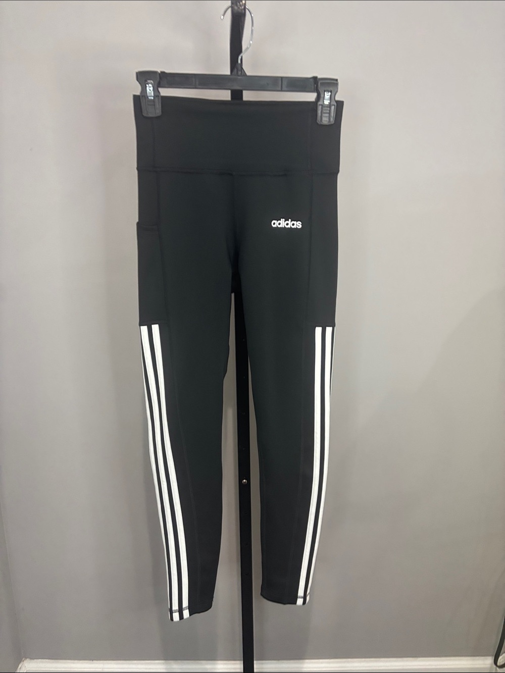 adidas Climalite Women’s  Black Leggings with White Side Stripes NWT Size Small